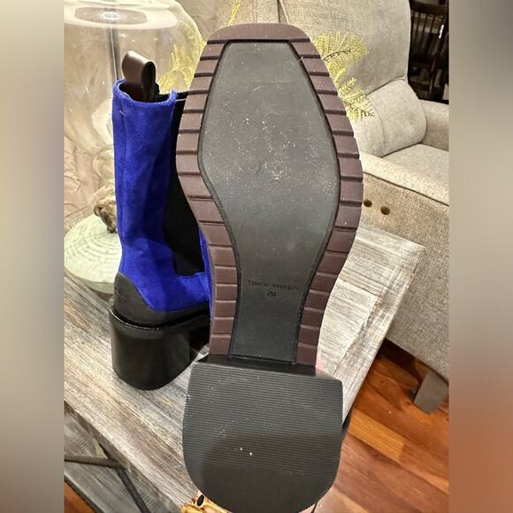 Tory Burch
Expedition 85mm Chelsea boots - Picture 8 of 10